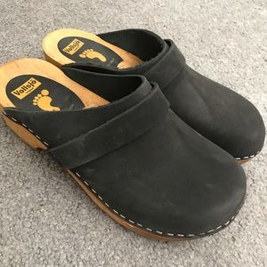 Black suede leather clogs almost new.